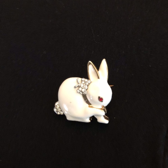 White Rabbit Brooch with Rhinestones - Picture 1 of 2